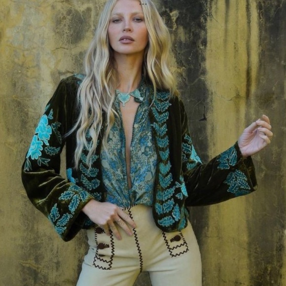 Chasing Unicorns Silk Blouse Green Small - Picture 1 of 4